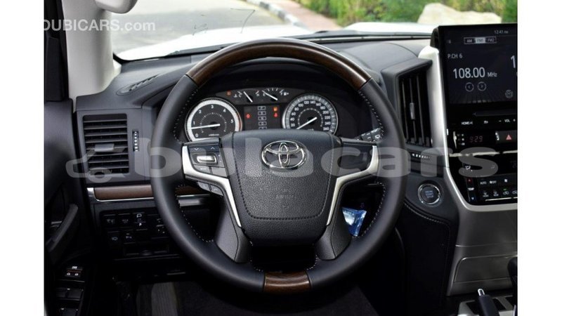 Big with watermark toyota land cruiser central import dubai 5786