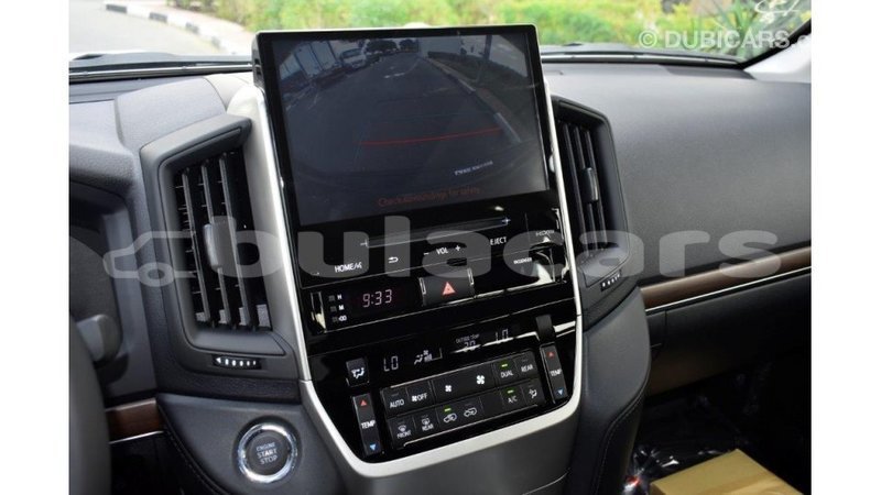 Big with watermark toyota land cruiser central import dubai 5786