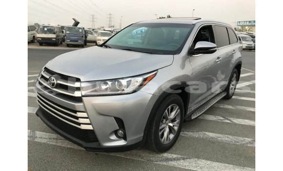 Buy Import Toyota Highlander Grey Car in Import - Dubai in Central Buy Import Toyota Highlander Grey Car in Import - Dubai in Central