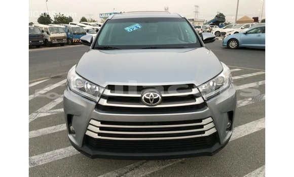 Buy Import Toyota Highlander Grey Car in Import - Dubai in Central Buy Import Toyota Highlander Grey Car in Import - Dubai in Central
