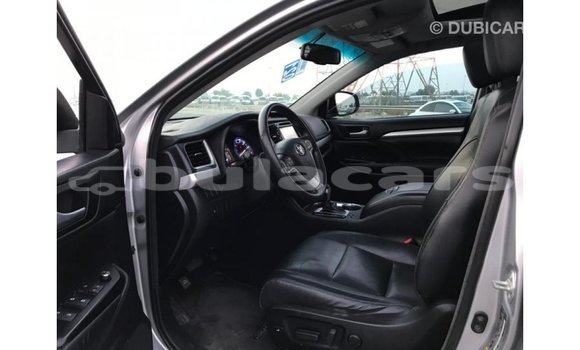 Buy Import Toyota Highlander Grey Car in Import - Dubai in Central Buy Import Toyota Highlander Grey Car in Import - Dubai in Central