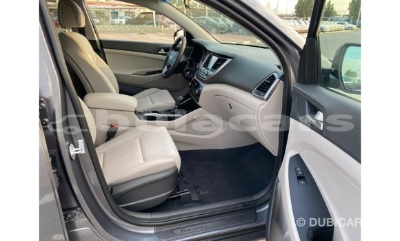 Buy Import Hyundai Tucson White Car in Import - Dubai in Central Buy Import Hyundai Tucson White Car in Import - Dubai in Central