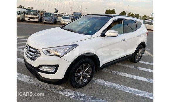 Buy Import Hyundai Santa Fe White Car in Import - Dubai in Central Buy Import Hyundai Santa Fe White Car in Import - Dubai in Central