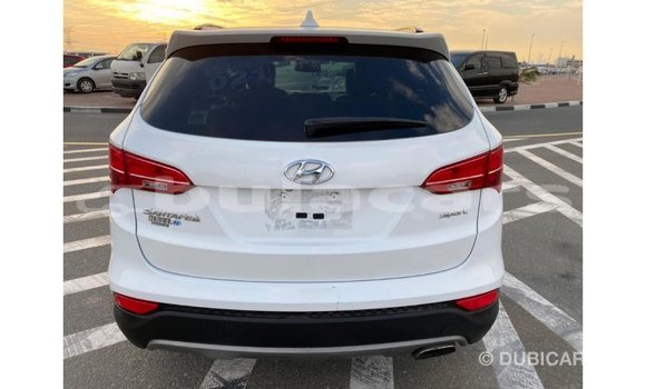 Buy Import Hyundai Santa Fe White Car in Import - Dubai in Central Buy Import Hyundai Santa Fe White Car in Import - Dubai in Central