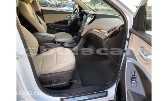 Buy Import Hyundai Santa Fe White Car in Import - Dubai in Central Buy Import Hyundai Santa Fe White Car in Import - Dubai in Central