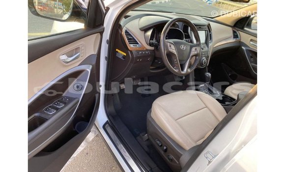 Buy Import Hyundai Santa Fe White Car in Import - Dubai in Central Buy Import Hyundai Santa Fe White Car in Import - Dubai in Central