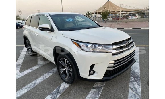 Buy Import Toyota Highlander White Car in Import - Dubai in Central Buy Import Toyota Highlander White Car in Import - Dubai in Central