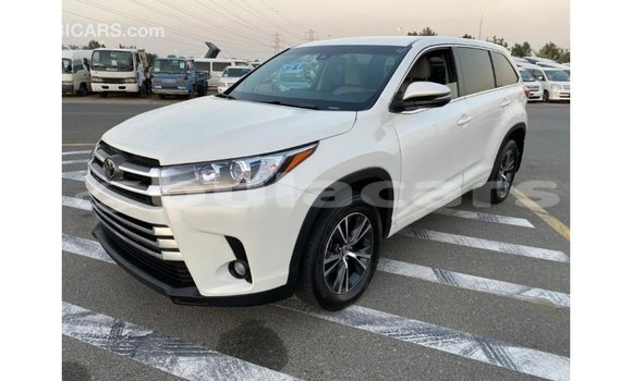 Buy Import Toyota Highlander White Car in Import - Dubai in Central Buy Import Toyota Highlander White Car in Import - Dubai in Central