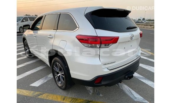 Buy Import Toyota Highlander White Car in Import - Dubai in Central Buy Import Toyota Highlander White Car in Import - Dubai in Central