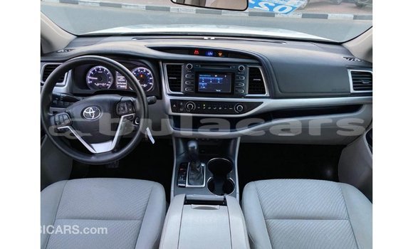 Buy Import Toyota Highlander White Car in Import - Dubai in Central Buy Import Toyota Highlander White Car in Import - Dubai in Central