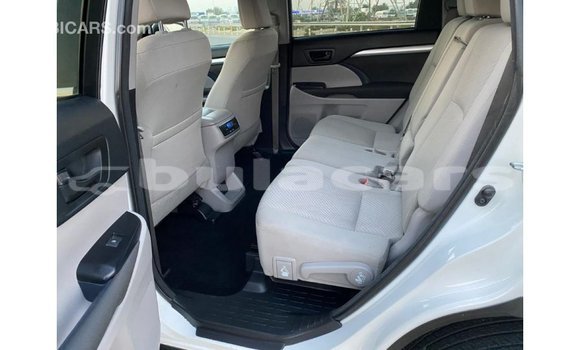 Buy Import Toyota Highlander White Car in Import - Dubai in Central Buy Import Toyota Highlander White Car in Import - Dubai in Central