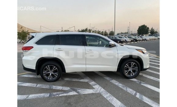 Buy Import Toyota Highlander White Car in Import - Dubai in Central Buy Import Toyota Highlander White Car in Import - Dubai in Central