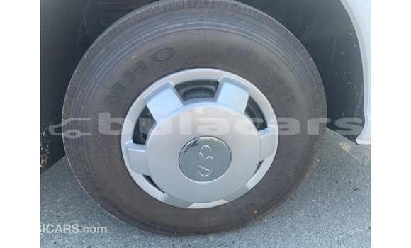 Buy Import Hyundai Accent White Car in Import - Dubai in Central Buy Import Hyundai Accent White Car in Import - Dubai in Central