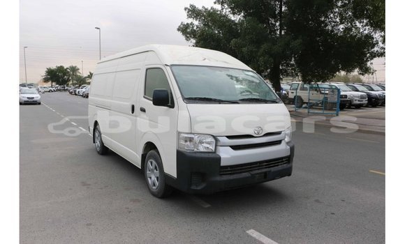 Acheter Import Voiture Toyota Hiace Blanc à Import - Dubai, Central Acheter Import Voiture Toyota Hiace Blanc à Import - Dubai, Central