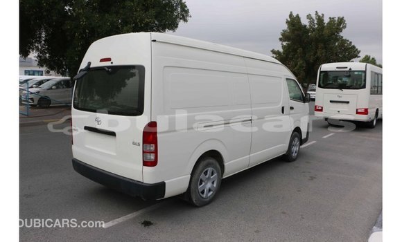 Acheter Import Voiture Toyota Hiace Blanc à Import - Dubai, Central Acheter Import Voiture Toyota Hiace Blanc à Import - Dubai, Central