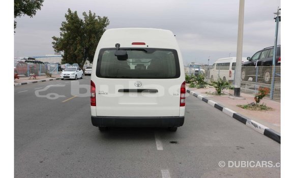 Acheter Import Voiture Toyota Hiace Blanc à Import - Dubai, Central Acheter Import Voiture Toyota Hiace Blanc à Import - Dubai, Central