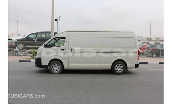 Acheter Import Voiture Toyota Hiace Blanc à Import - Dubai, Central Acheter Import Voiture Toyota Hiace Blanc à Import - Dubai, Central