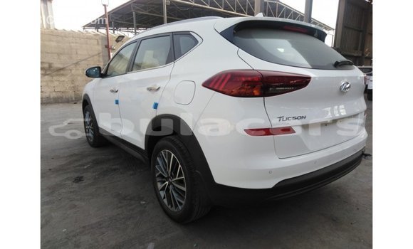 Buy Import Hyundai Tucson White Car in Import - Dubai in Central Buy Import Hyundai Tucson White Car in Import - Dubai in Central