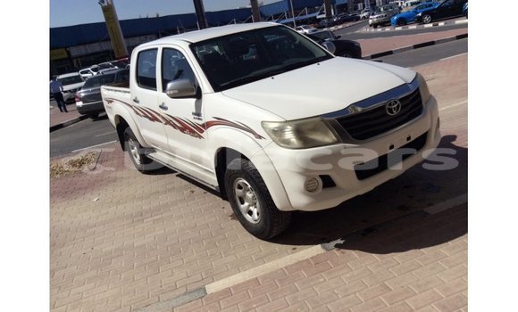 Buy Import Toyota Hilux White Car in Import - Dubai in Central Buy Import Toyota Hilux White Car in Import - Dubai in Central