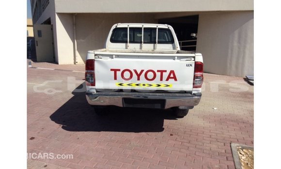 Buy Import Toyota Hilux White Car in Import - Dubai in Central Buy Import Toyota Hilux White Car in Import - Dubai in Central