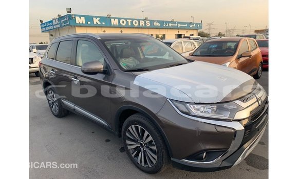Buy Import Mitsubishi Outlander Brown Car in Import - Dubai in Central Buy Import Mitsubishi Outlander Brown Car in Import - Dubai in Central