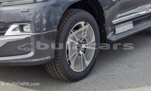 Buy Import Toyota Land Cruiser Grey Car in Import - Dubai in Central Buy Import Toyota Land Cruiser Grey Car in Import - Dubai in Central
