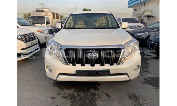 Acheter Import Voiture Toyota Prado Blanc à Import - Dubai, Central Acheter Import Voiture Toyota Prado Blanc à Import - Dubai, Central