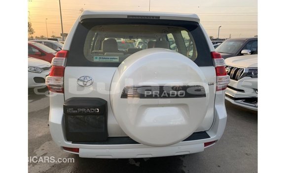 Acheter Import Voiture Toyota Prado Blanc à Import - Dubai, Central Acheter Import Voiture Toyota Prado Blanc à Import - Dubai, Central