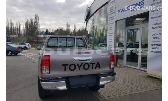 Buy Import Toyota Hilux Brown Car in Import - Dubai in Central Buy Import Toyota Hilux Brown Car in Import - Dubai in Central