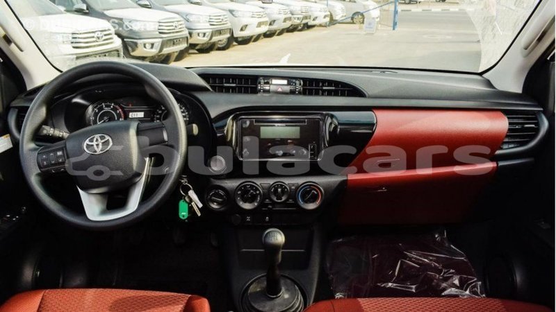 Big with watermark toyota hilux central import dubai 5929