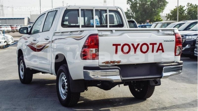 Big with watermark toyota hilux central import dubai 5929