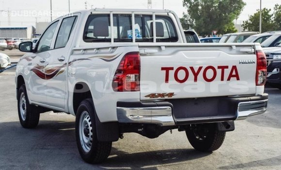 Buy Import Toyota Hilux White Car in Import - Dubai in Central Buy Import Toyota Hilux White Car in Import - Dubai in Central