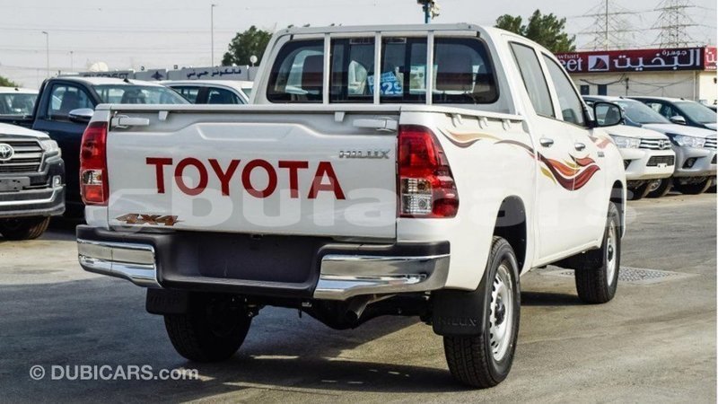 Big with watermark toyota hilux central import dubai 5929