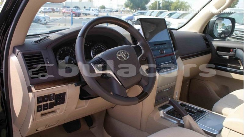Big with watermark toyota land cruiser central import dubai 5930