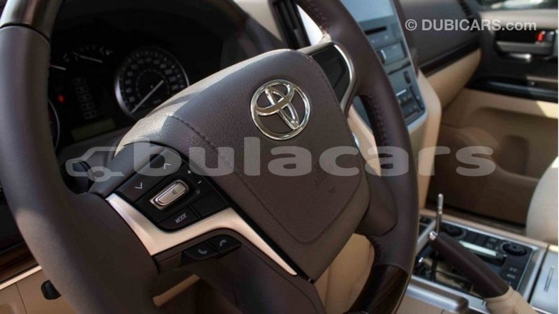 Big with watermark toyota land cruiser central import dubai 5930