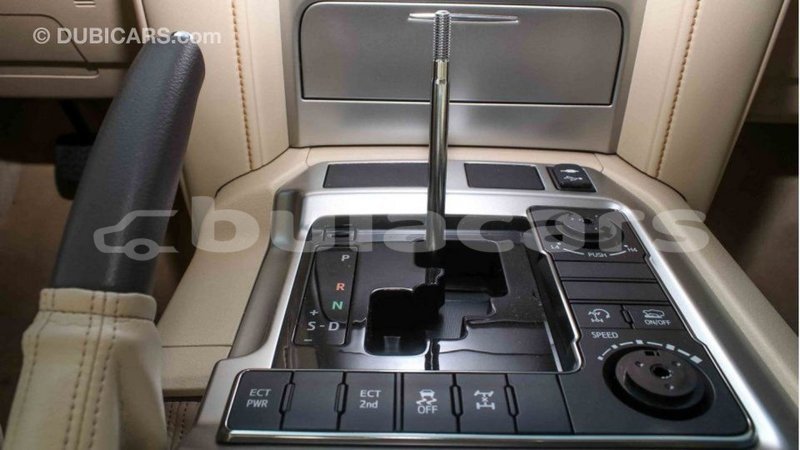 Big with watermark toyota land cruiser central import dubai 5930