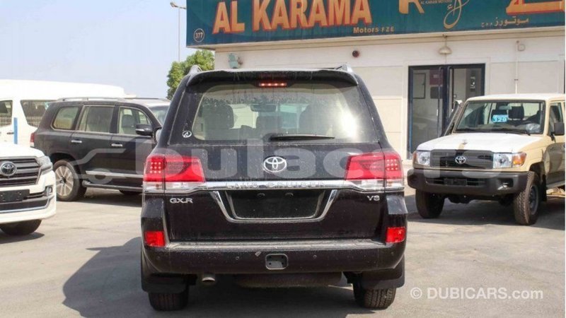 Big with watermark toyota land cruiser central import dubai 5930