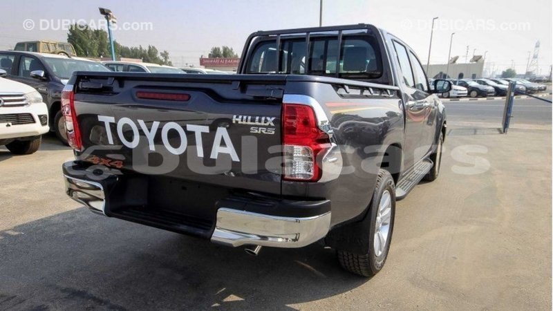 Big with watermark toyota hilux central import dubai 5932