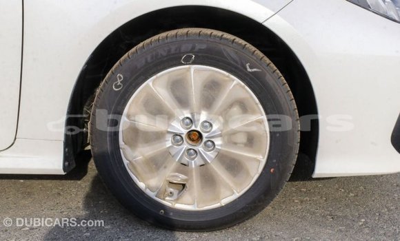 Acheter Import Voiture Toyota Corolla Blanc à Import - Dubai, Central Acheter Import Voiture Toyota Corolla Blanc à Import - Dubai, Central