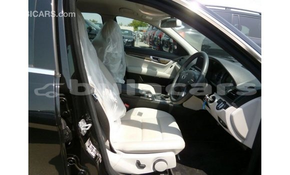 Buy Import Mercedes-Benz 200 Black Car in Import - Dubai in Central Buy Import Mercedes-Benz 200 Black Car in Import - Dubai in Central