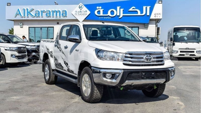 Big with watermark toyota hilux central import dubai 5952