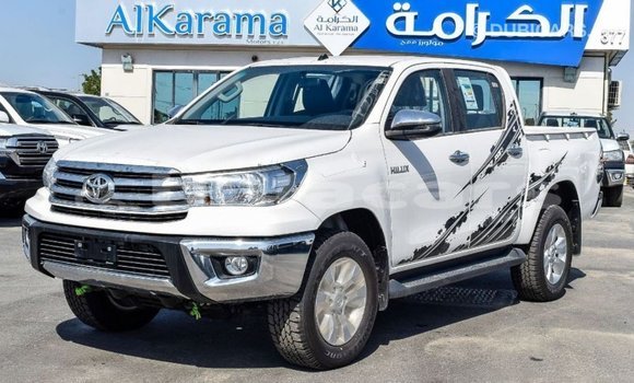 Acheter Import Voiture Toyota Hilux Blanc à Import - Dubai, Central Acheter Import Voiture Toyota Hilux Blanc à Import - Dubai, Central