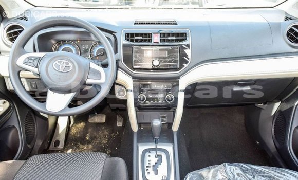 Acheter Import Voiture Toyota Rush Marron à Import - Dubai, Central Acheter Import Voiture Toyota Rush Marron à Import - Dubai, Central