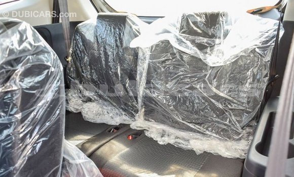 Acheter Import Voiture Toyota Rush Marron à Import - Dubai, Central Acheter Import Voiture Toyota Rush Marron à Import - Dubai, Central