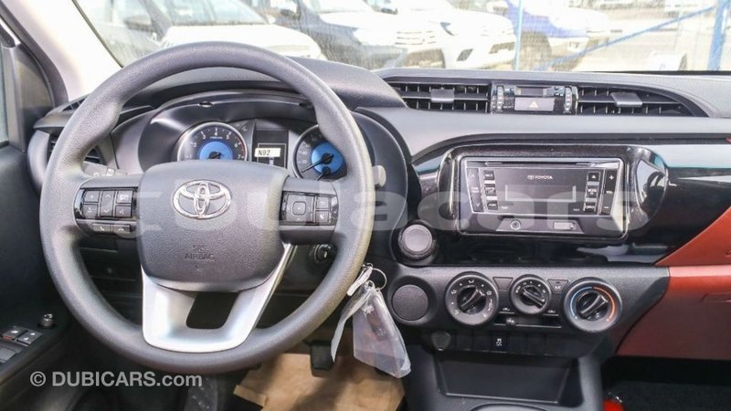 Big with watermark toyota hilux central import dubai 5954