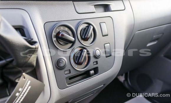 Acheter Import Voiture Nissan Urvan Blanc à Import - Dubai, Central Acheter Import Voiture Nissan Urvan Blanc à Import - Dubai, Central