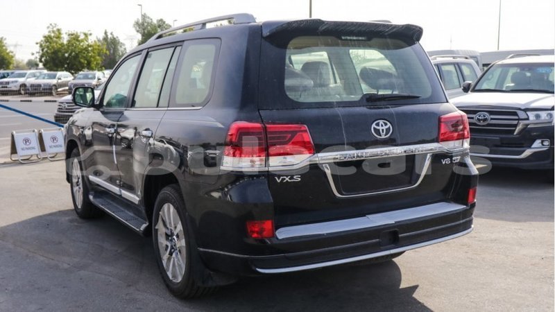 Big with watermark toyota land cruiser central import dubai 5958