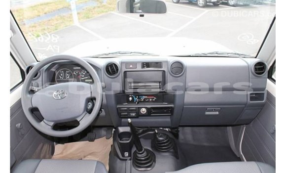 Buy Import Toyota Land Cruiser White Car in Import - Dubai in Central Buy Import Toyota Land Cruiser White Car in Import - Dubai in Central