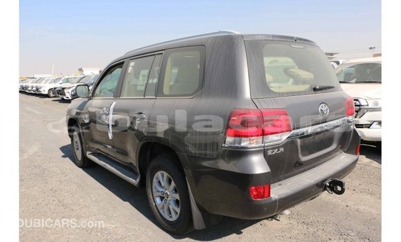 Acheter Import Voiture Toyota Land Cruiser Noir à Import - Dubai, Central Acheter Import Voiture Toyota Land Cruiser Noir à Import - Dubai, Central