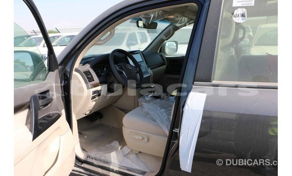 Acheter Import Voiture Toyota Land Cruiser Noir à Import - Dubai, Central Acheter Import Voiture Toyota Land Cruiser Noir à Import - Dubai, Central